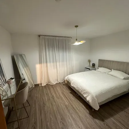 Zentrale, 55m2, Helle 2 Whg Naehe Messe *