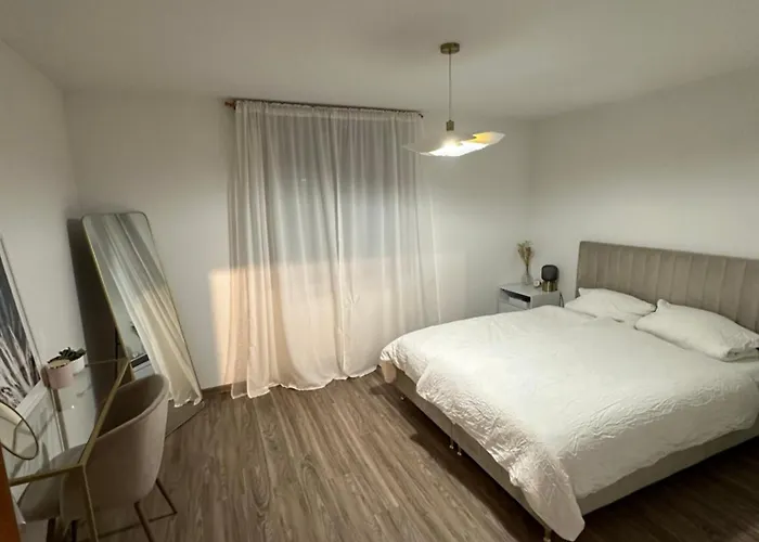 Zentrale, 55m2, Helle 2 Whg Naehe Messe *